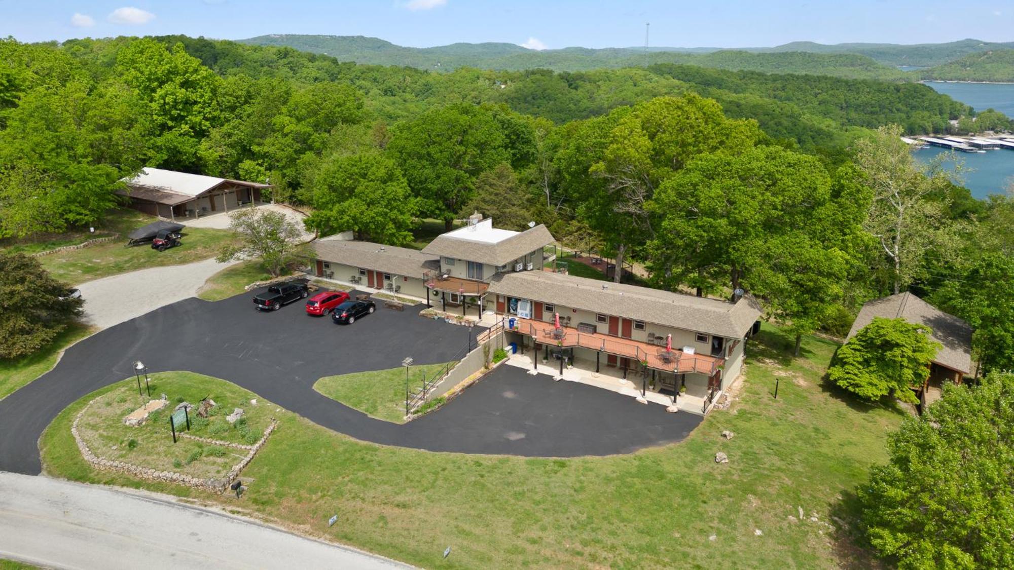Roadrunner Inn And Log Cabins Eureka Springs Extérieur photo