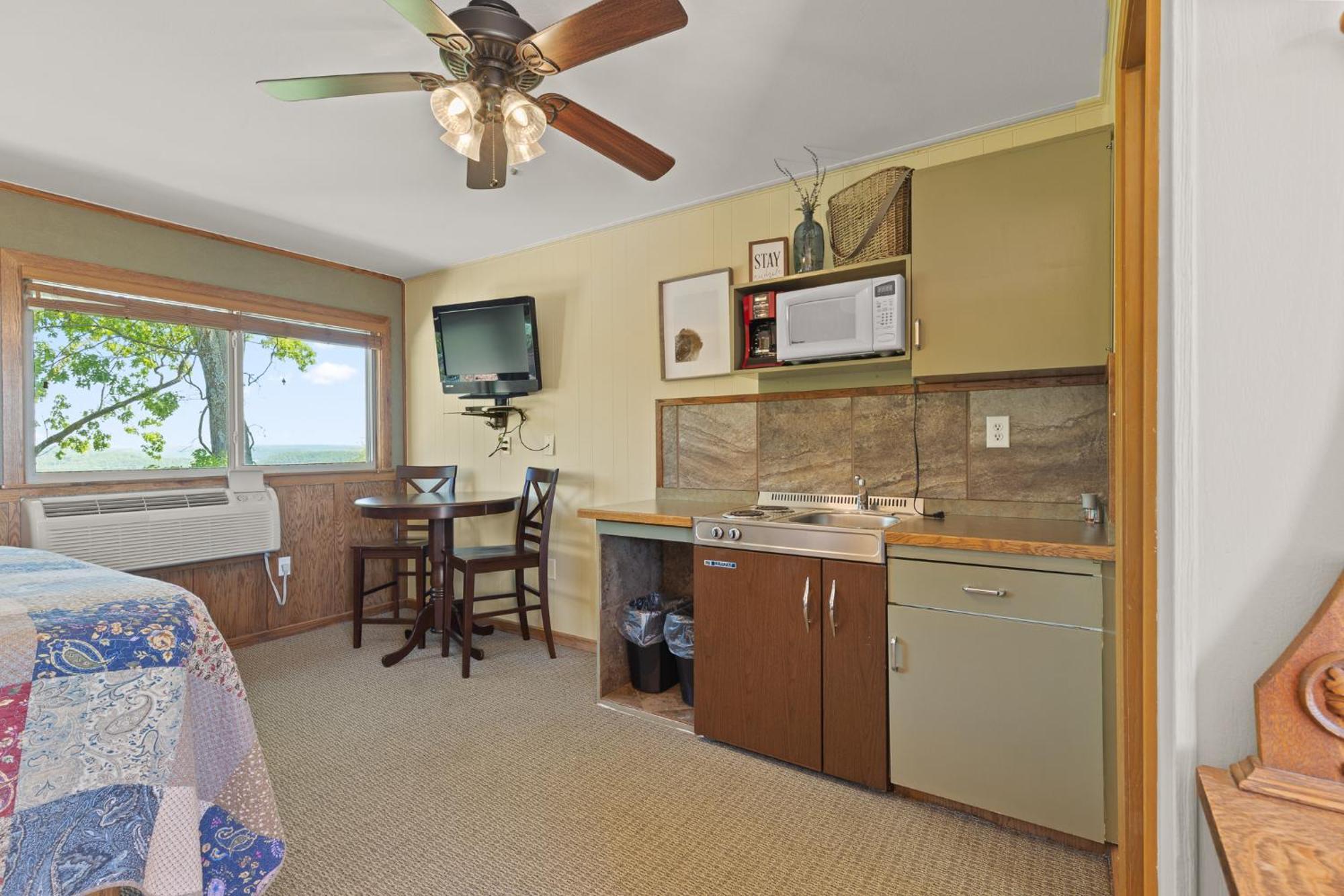 Roadrunner Inn And Log Cabins Eureka Springs Extérieur photo